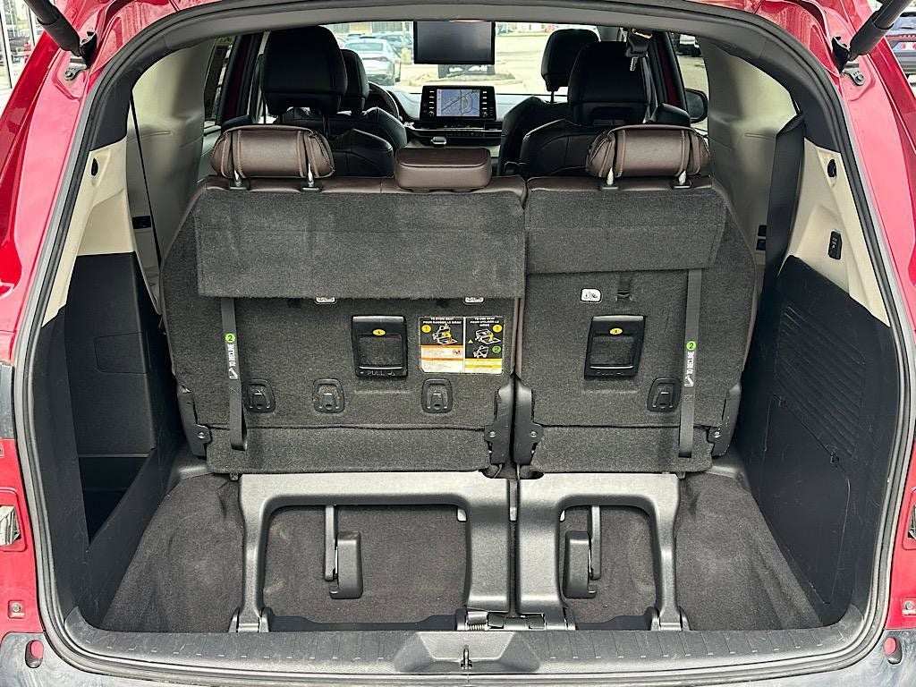 2022 Toyota Sienna Platinum 7 Passenger