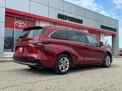 2022 Toyota Sienna Platinum 7 Passenger