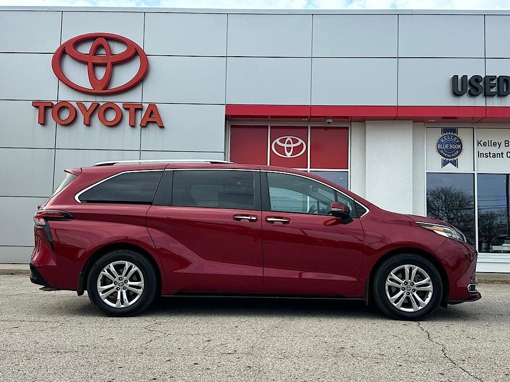 2022 Toyota Sienna Platinum 7 Passenger