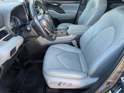 2022 Toyota Highlander Hybrid XLE