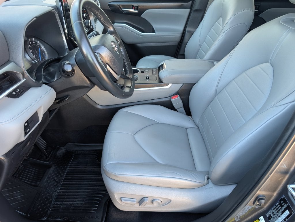 2022 Toyota Highlander Hybrid XLE