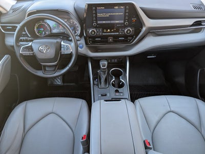 2022 Toyota Highlander Hybrid XLE