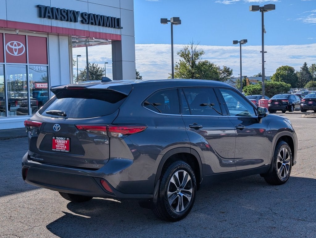 2022 Toyota Highlander Hybrid XLE