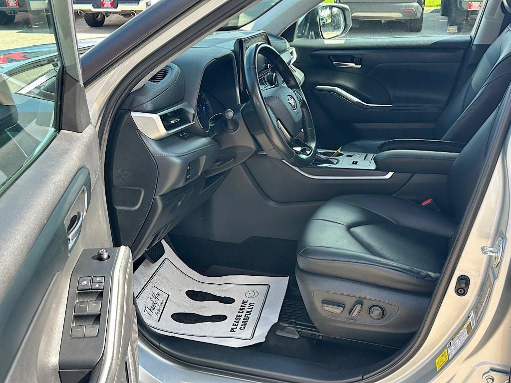 2020 Toyota Highlander Hybrid XLE