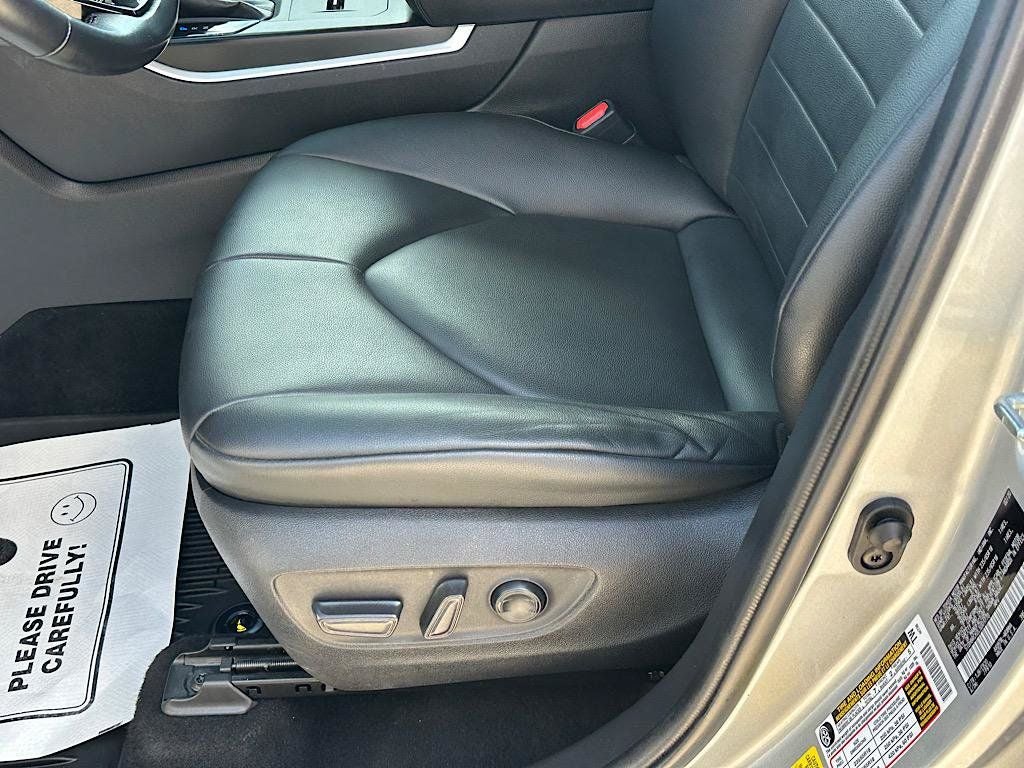2020 Toyota Highlander Hybrid XLE
