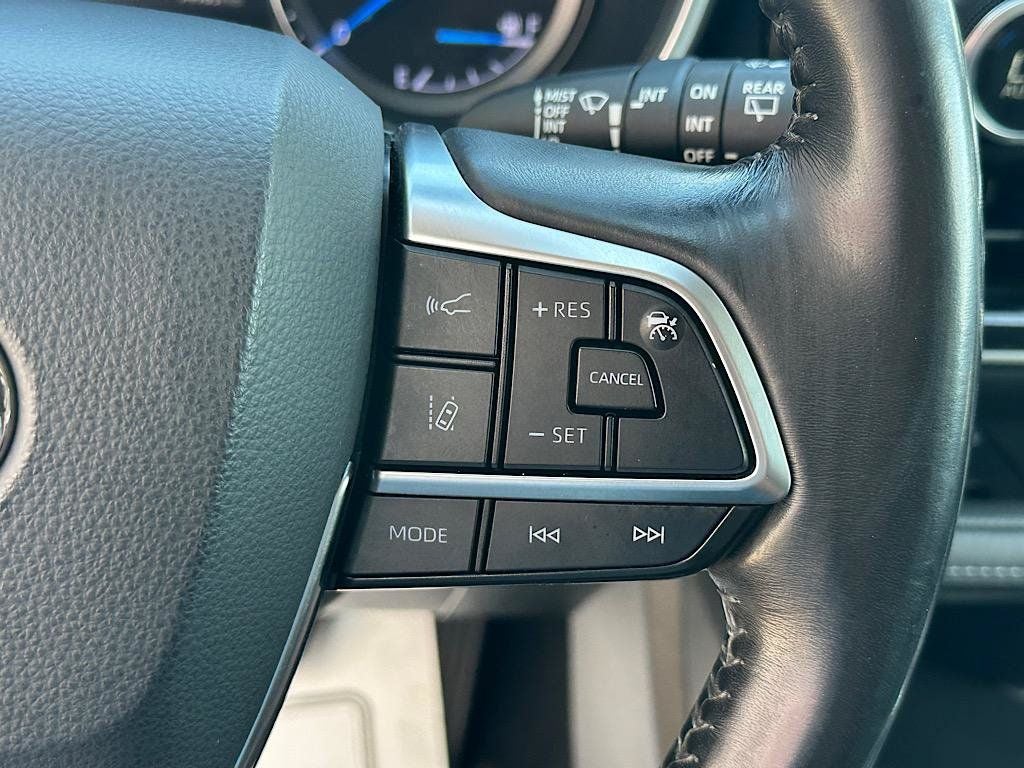 2020 Toyota Highlander Hybrid XLE