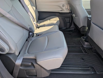2022 Toyota Sienna XLE 8 Passenger