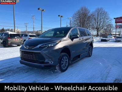 2023 Toyota Sienna XLE