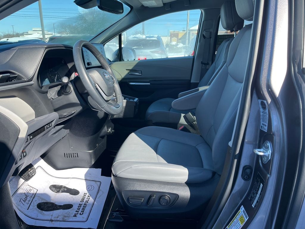 2023 Toyota Sienna XLE