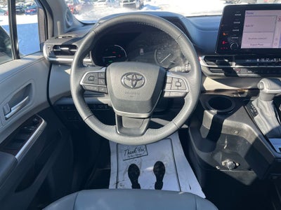 2023 Toyota Sienna XLE