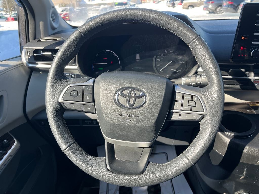 2023 Toyota Sienna XLE