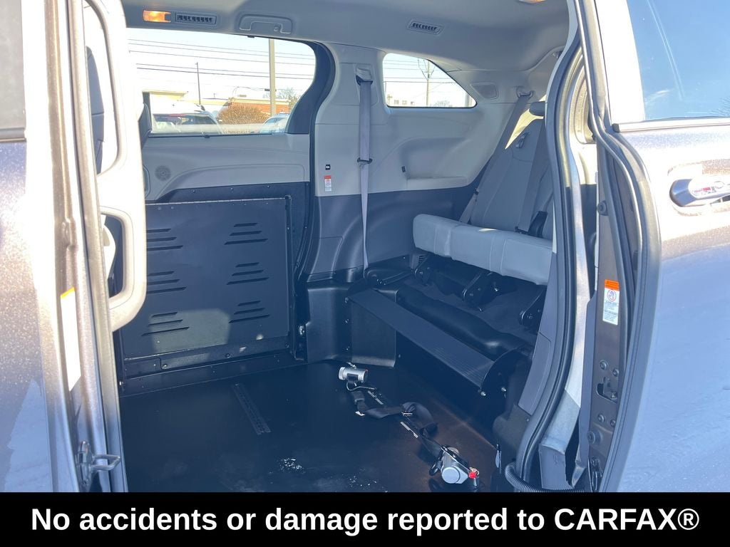 2023 Toyota Sienna XLE