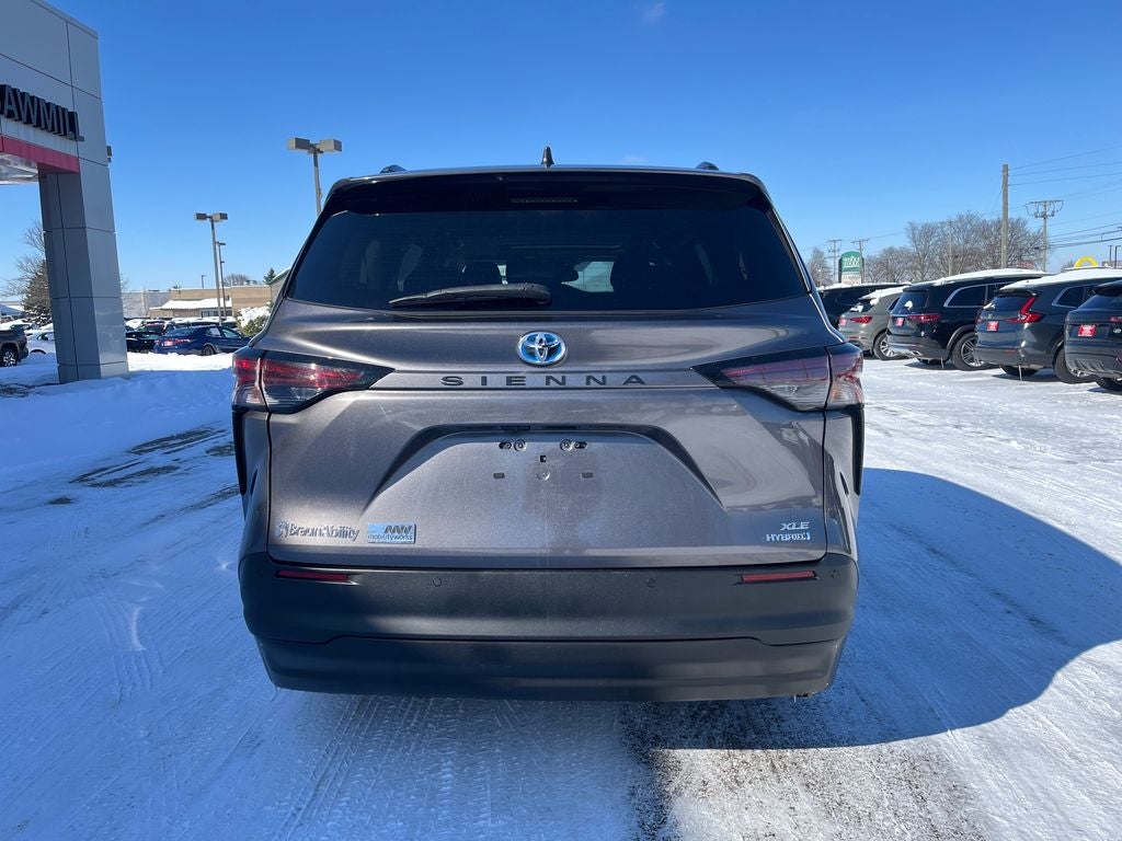 2023 Toyota Sienna XLE