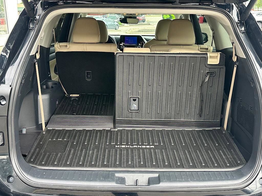 2024 Toyota Highlander Hybrid XLE