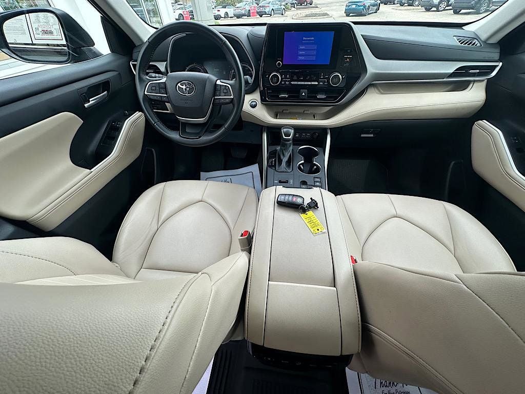 2024 Toyota Highlander Hybrid XLE