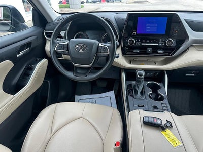 2024 Toyota Highlander Hybrid XLE
