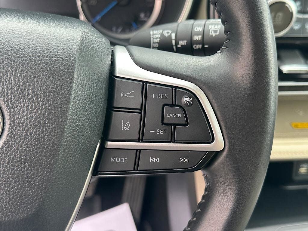 2024 Toyota Highlander Hybrid XLE