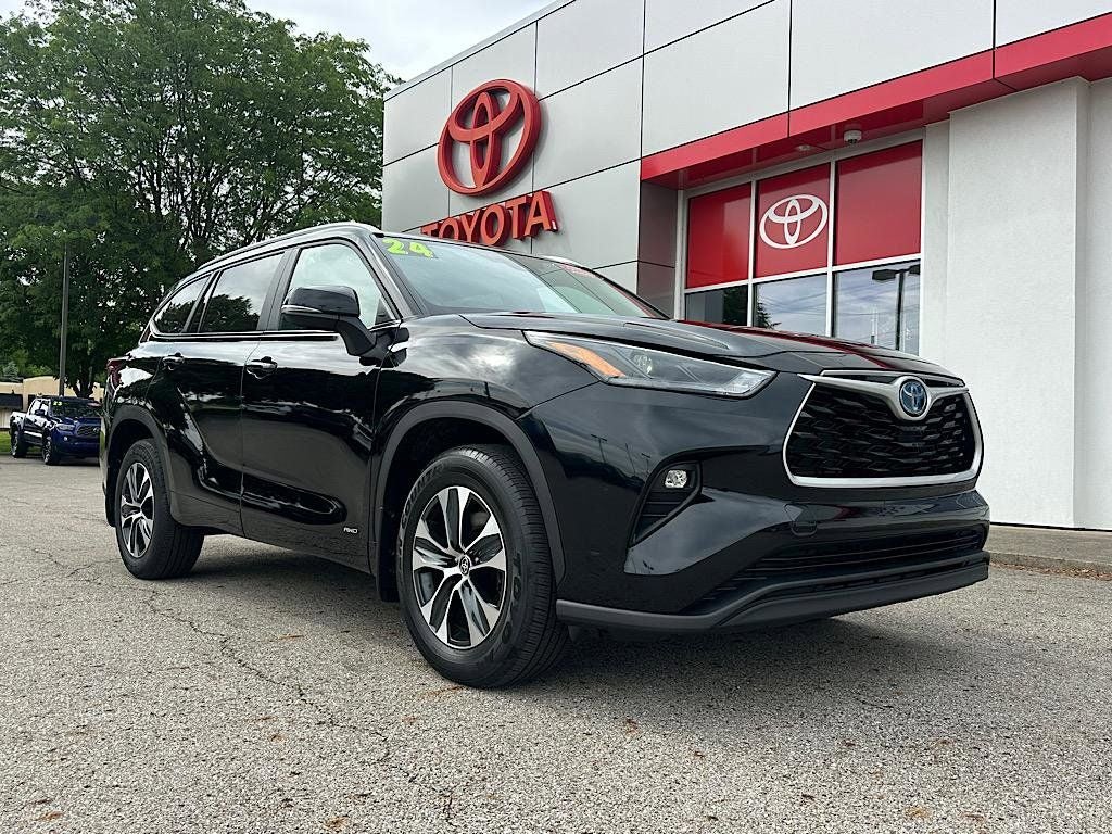 2024 Toyota Highlander Hybrid XLE
