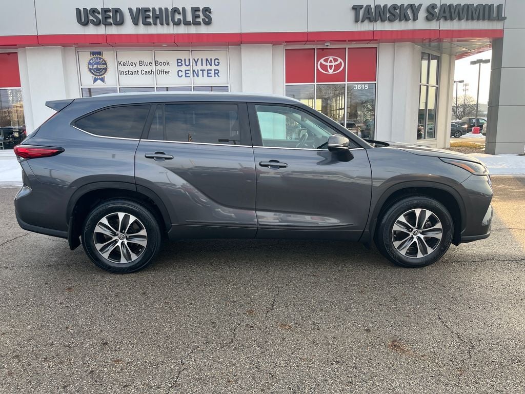 2023 Toyota Highlander XLE
