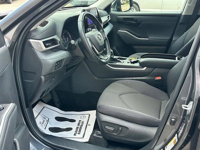 2024 Toyota Highlander LE