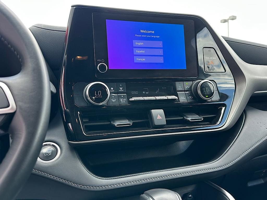 2024 Toyota Highlander LE