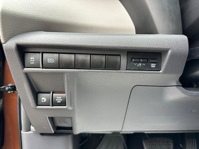 2023 Toyota Sienna LE 8 Passenger