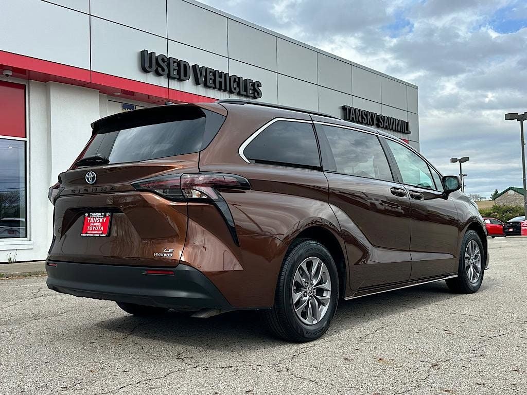 2023 Toyota Sienna LE 8 Passenger