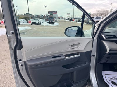 2024 Toyota Sienna LE 8 Passenger