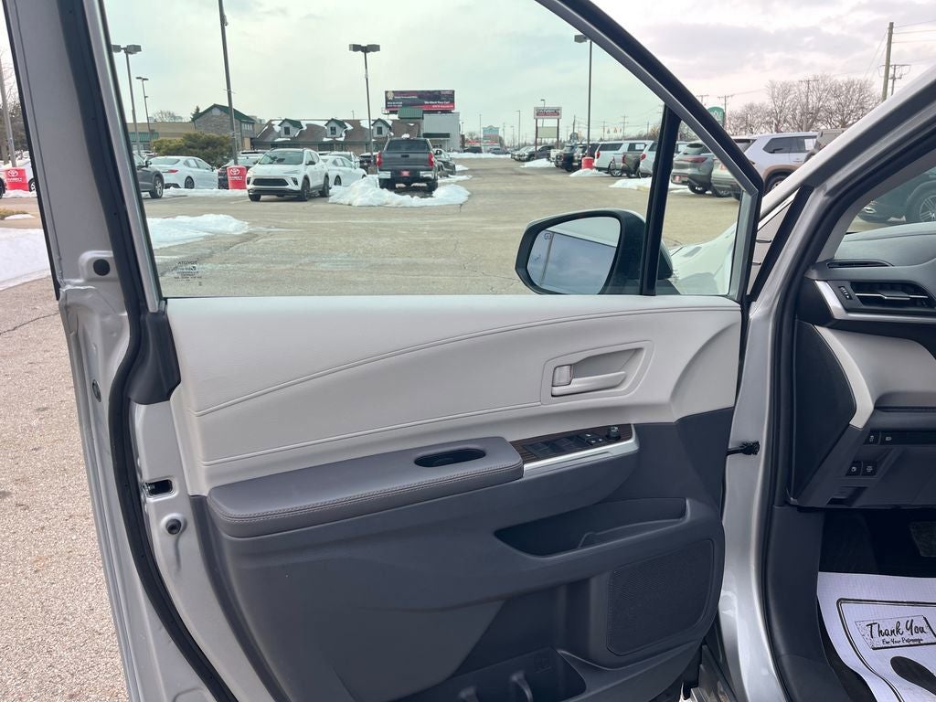 2024 Toyota Sienna LE 8 Passenger