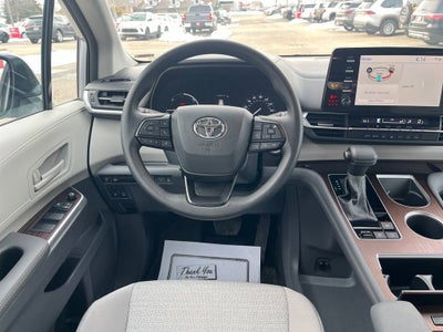 2024 Toyota Sienna LE 8 Passenger