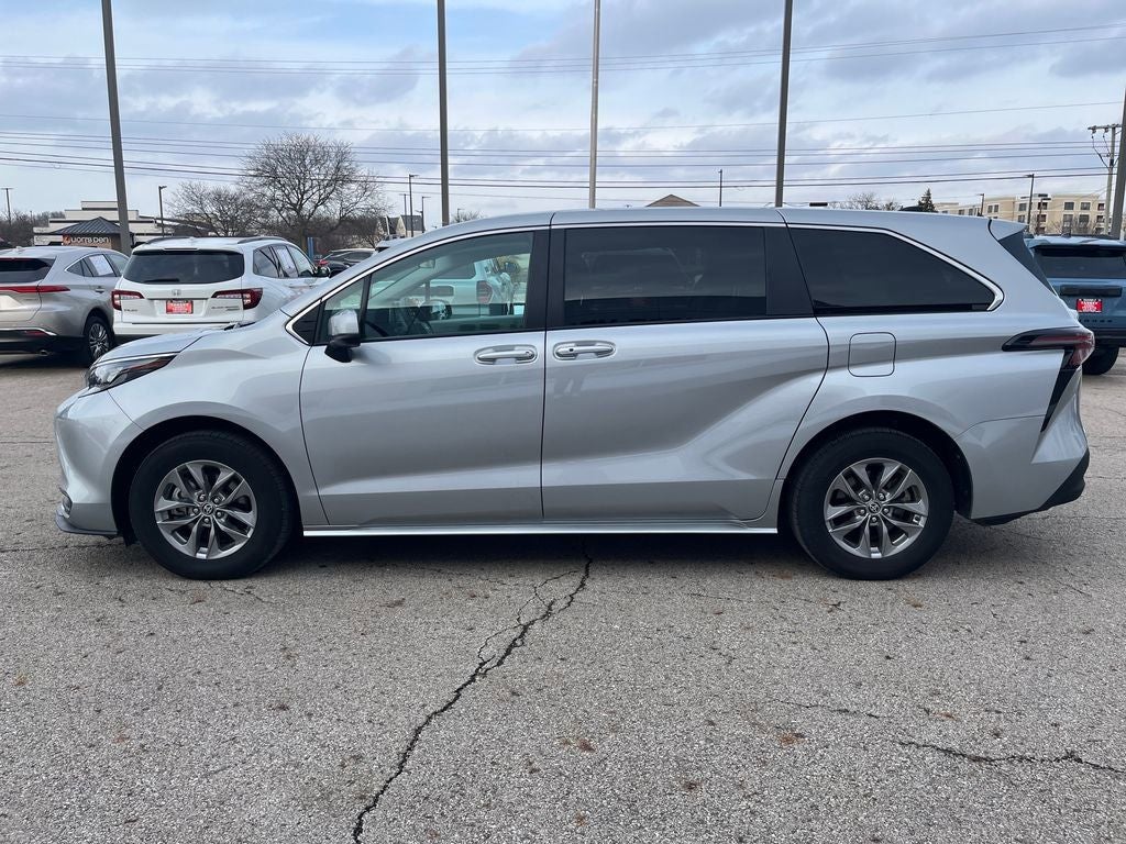 2024 Toyota Sienna LE 8 Passenger