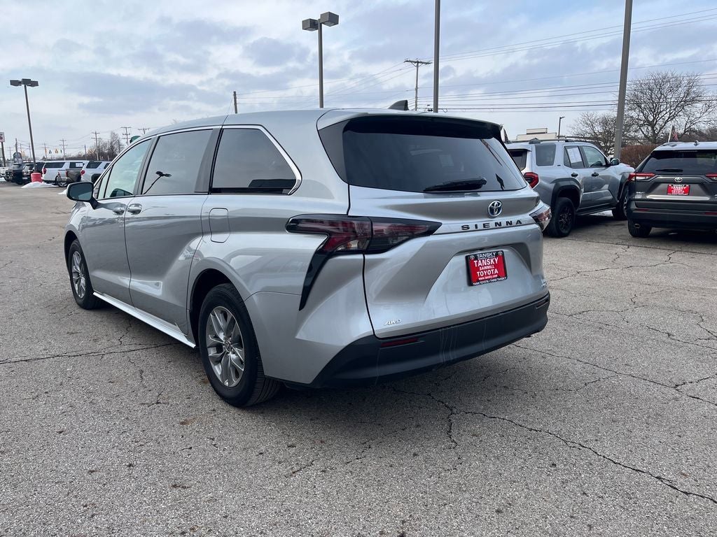 2024 Toyota Sienna LE 8 Passenger