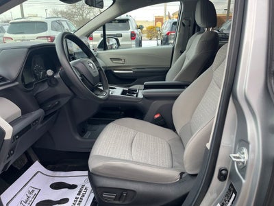 2024 Toyota Sienna LE 8 Passenger