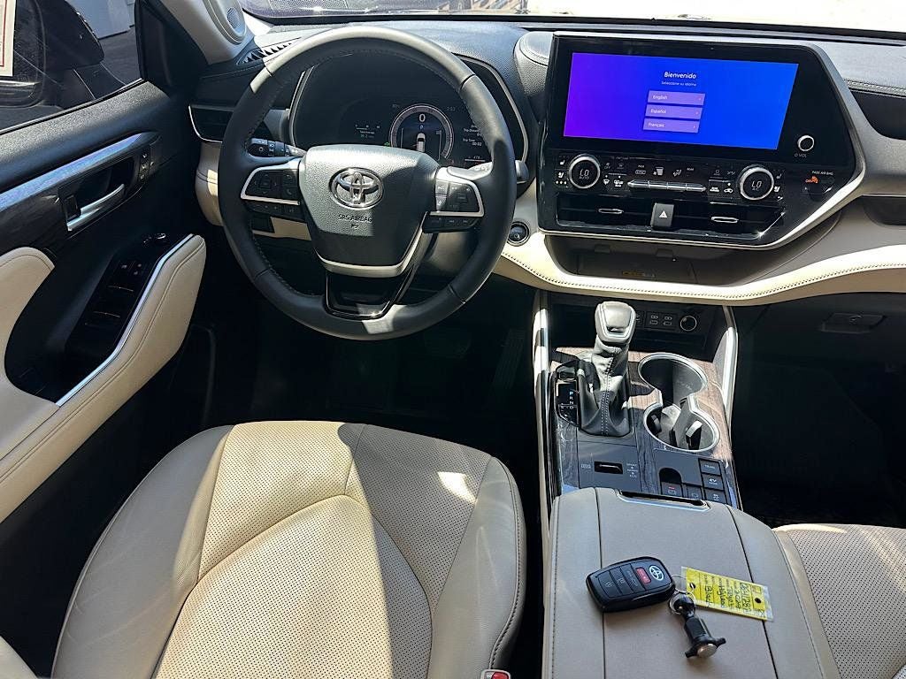 2024 Toyota Highlander Hybrid Limited