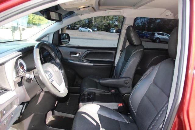 2016 Toyota Sienna SE 7 Passenger