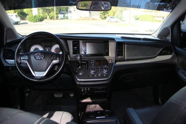 2016 Toyota Sienna SE 7 Passenger