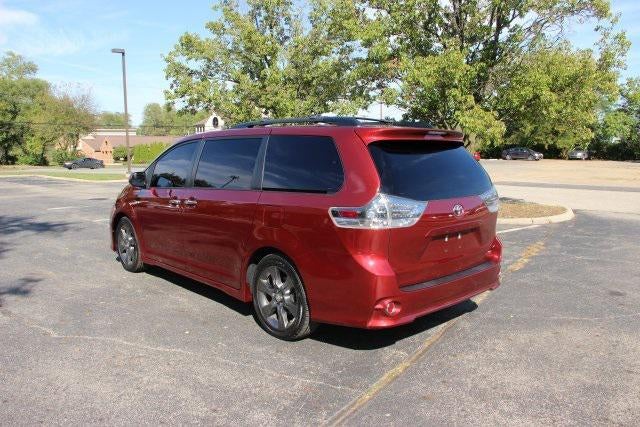 2016 Toyota Sienna SE 7 Passenger