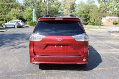2016 Toyota Sienna SE 7 Passenger