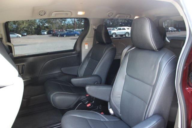2016 Toyota Sienna SE 7 Passenger
