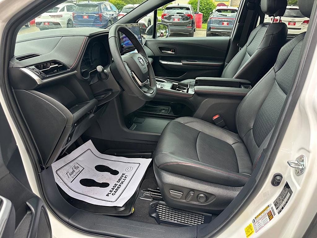 2025 Toyota Sienna XSE 7 Passenger