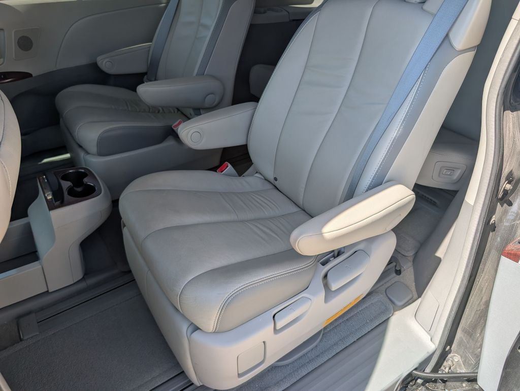 2014 Toyota Sienna Limited 7 Passenger