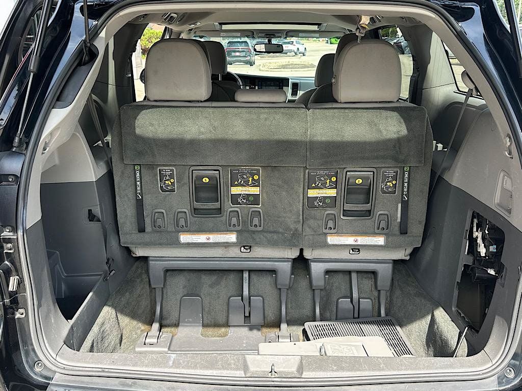 2016 Toyota Sienna XLE 8 Passenger