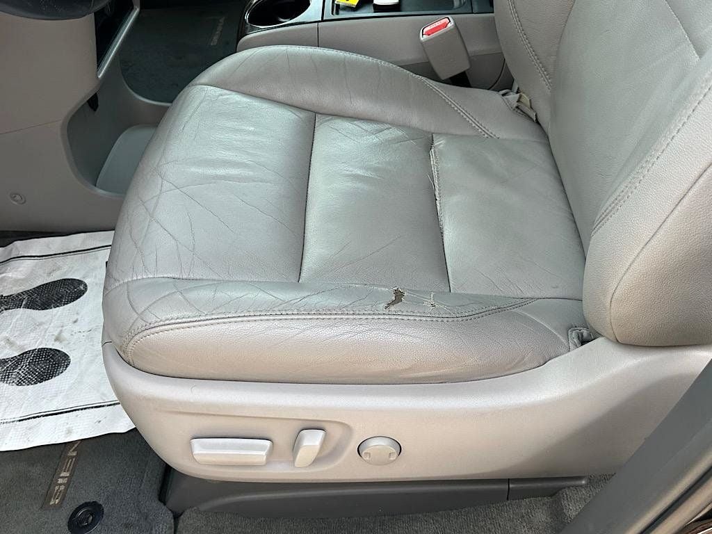 2016 Toyota Sienna XLE 8 Passenger