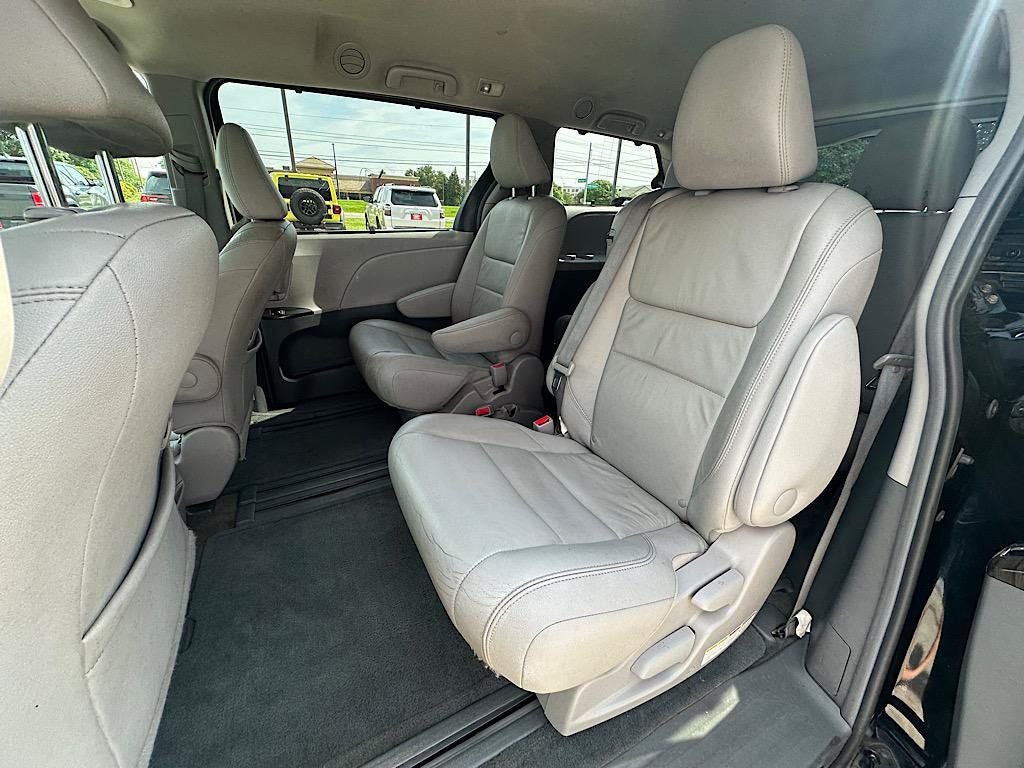 2016 Toyota Sienna XLE 8 Passenger
