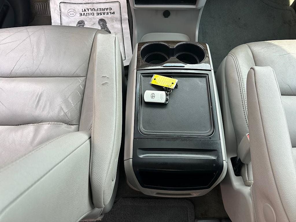 2016 Toyota Sienna XLE 8 Passenger