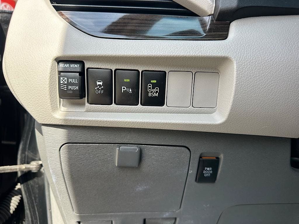2016 Toyota Sienna XLE 8 Passenger