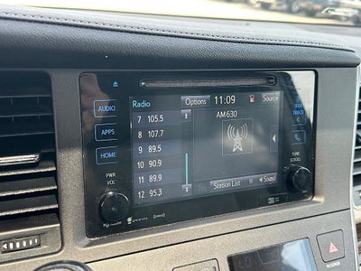 2016 Toyota Sienna XLE 8 Passenger