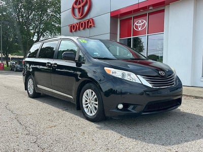 2016 Toyota Sienna XLE 8 Passenger