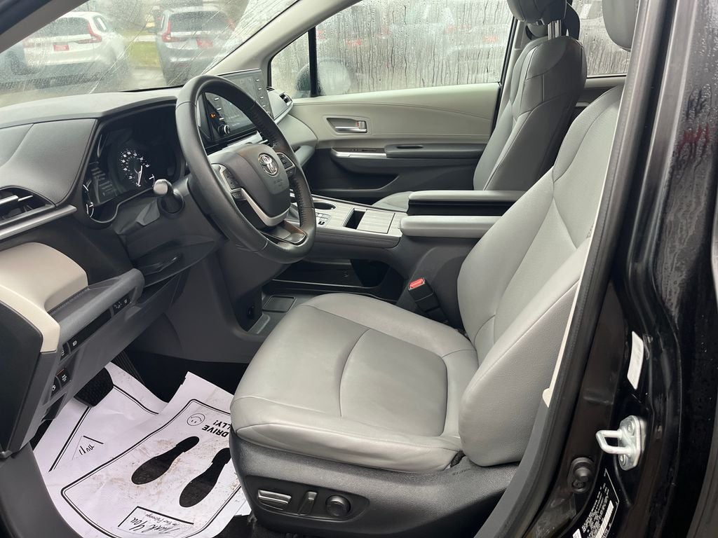 2023 Toyota Sienna XLE