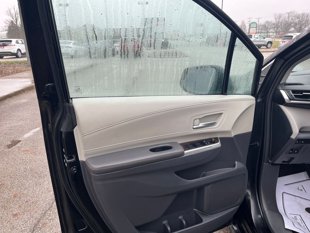 2023 Toyota Sienna XLE